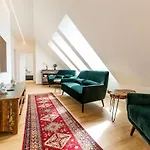 Grosse Dachgeschosswohnung Im Herzen Von Graz