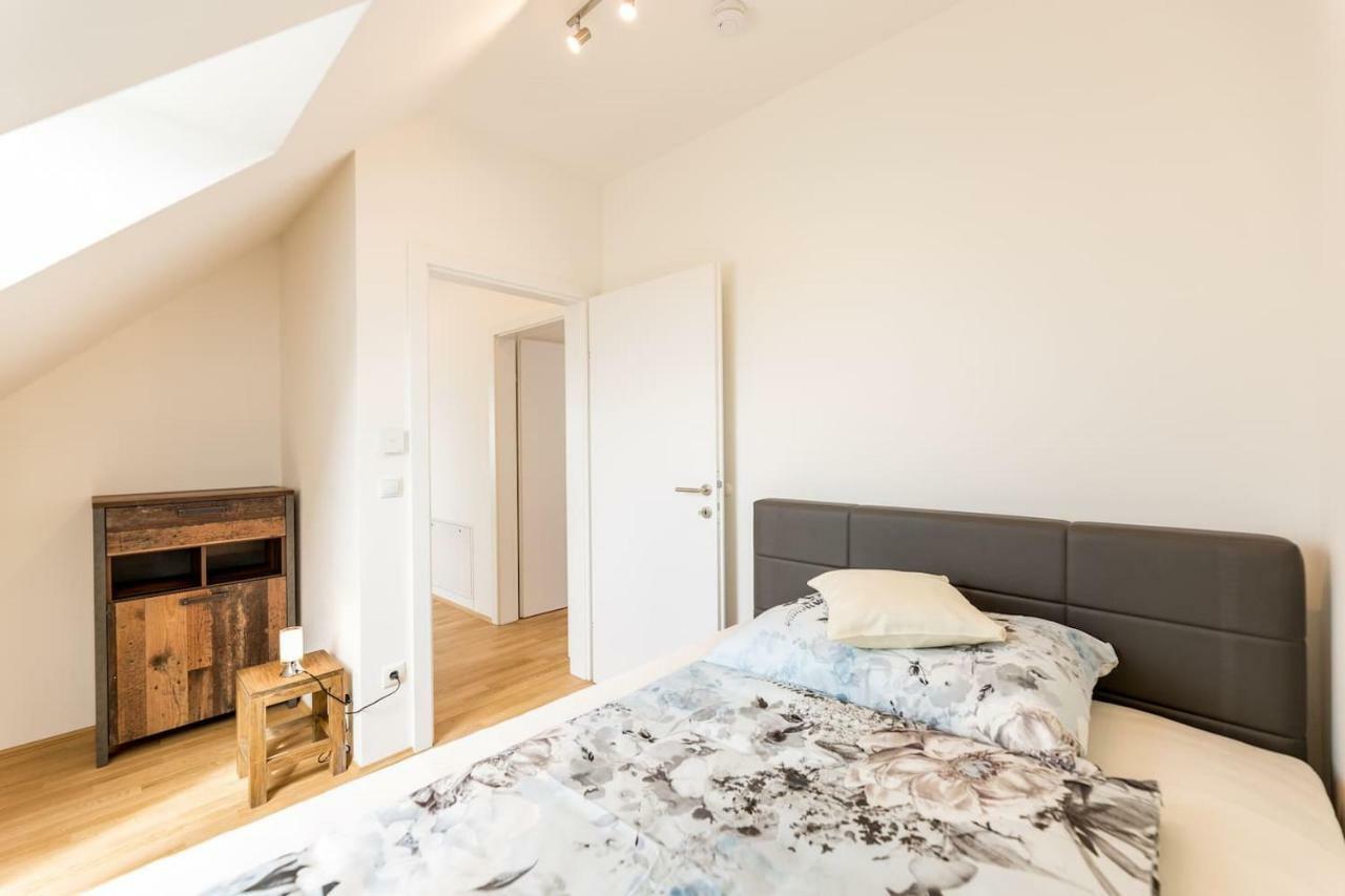 Appartement Grosse Dachgeschosswohnung Im Herzen Von